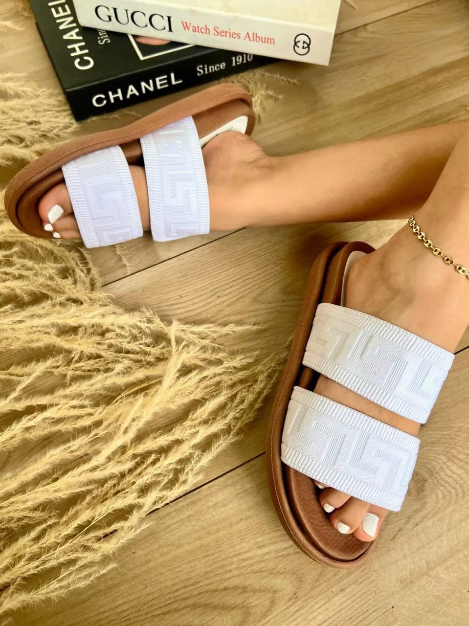 SANDALIA CANOA FENDI®