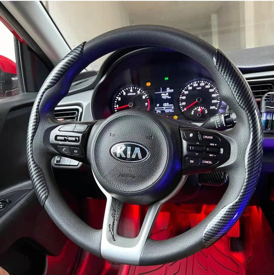 PROTECTOR DE VOLANTE PREMIUM FIBRA DE CARBONO®